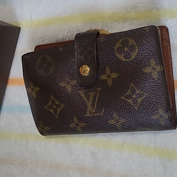 Lv mono compact wallet. - Picture 11 of 11